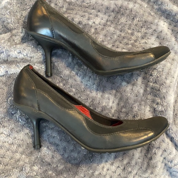 NWT Kenneth Cole Reaction Sz8 Admit One mix media heel - Picture 2 of 8